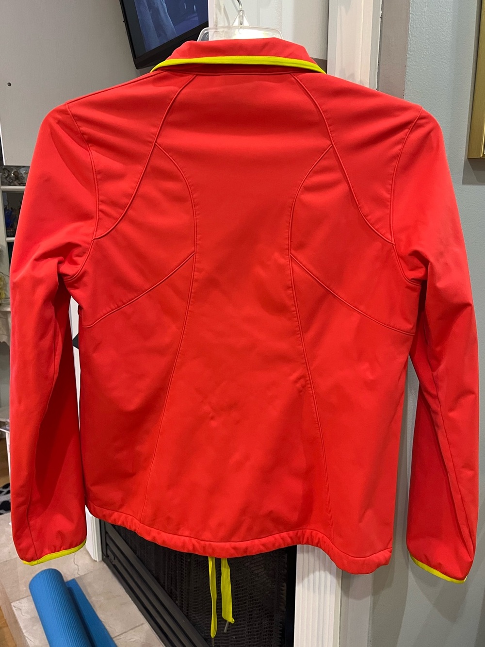 Koppen Women’s Athletic Workout Outdoor Training Neon Coral Long Sleeve Jacket - Picture 5 of 7